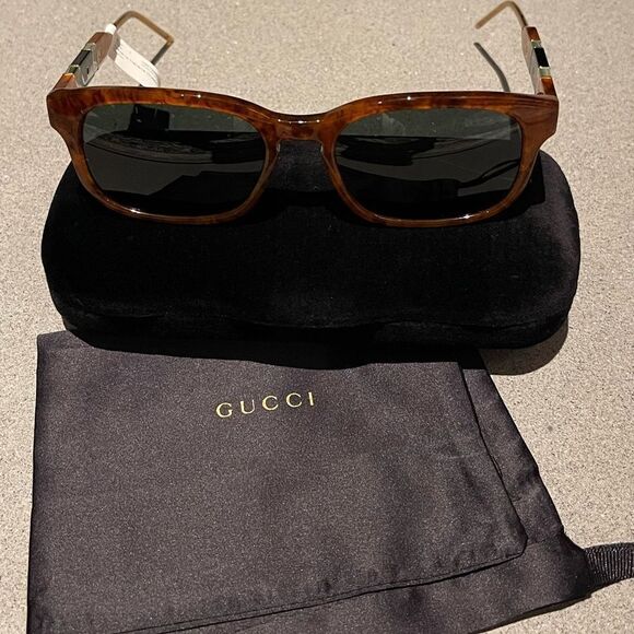 NWT Gucci sunglasses. - Picture 6 of 7